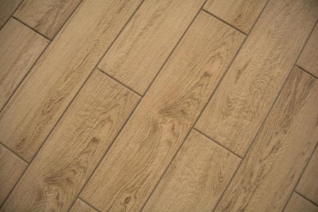 Bien choisir son parquet stratifi&eacute; &agrave; Reims : guide complet